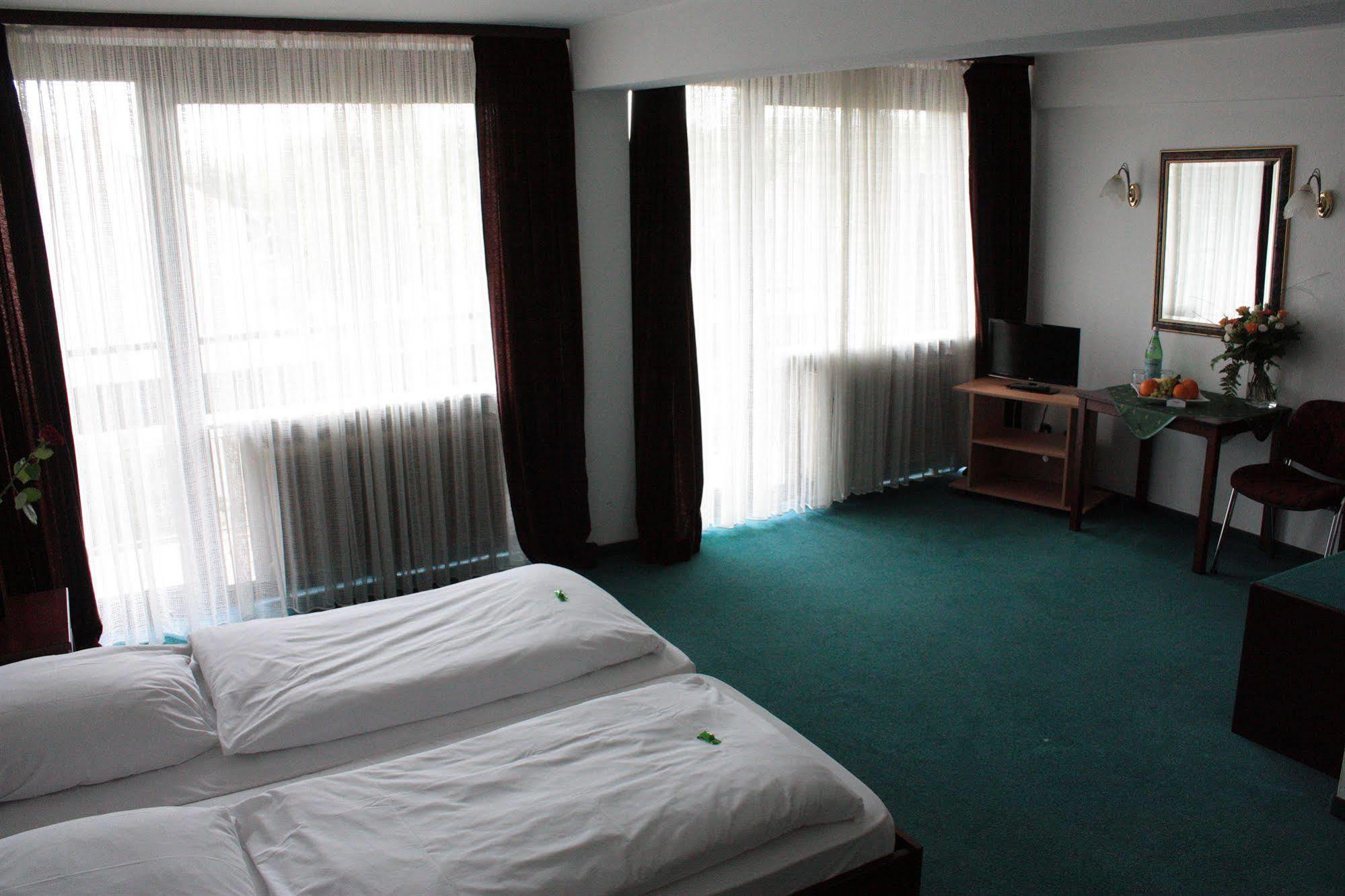 Hotel Mainbogen Offenbach am Main Kültér fotó